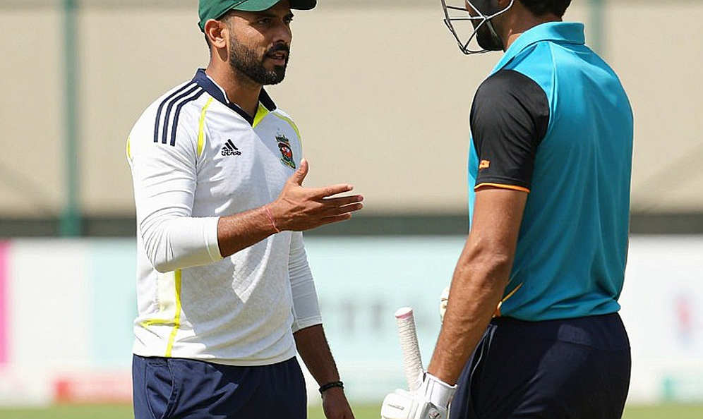 দুই মিনিটের আইন: দিল্লির হেলমেট-স্ট্র্যাপ থেকে এশিয়ার ক্রিকেট-আইনের ফাটল