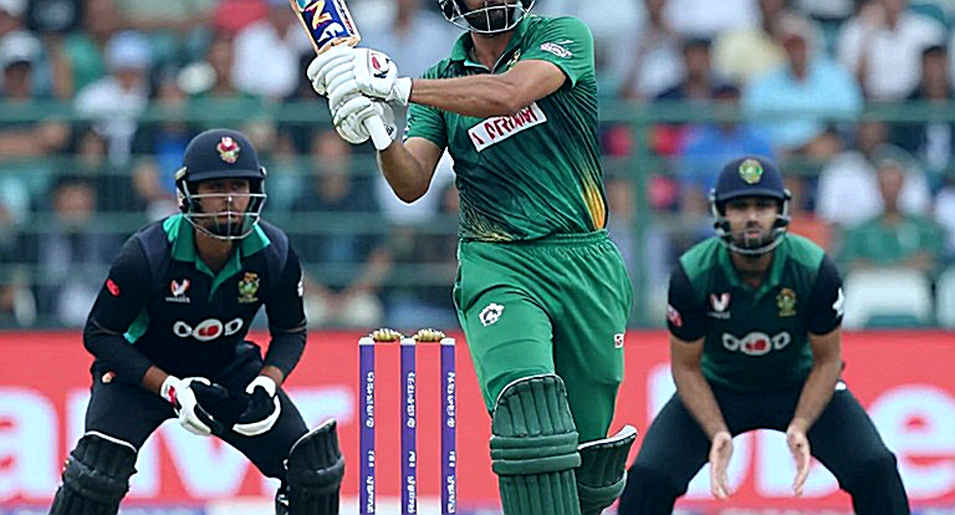 নিলামের খাতা: ১২০ কোটি পার্সের ভেতরে যে লাইনটা কেউ খুলতে চায় না নিলামের খাতা: ১২০ কোটি পার্সের ভেতরে যে লাইনটা কেউ খুলতে চায় না