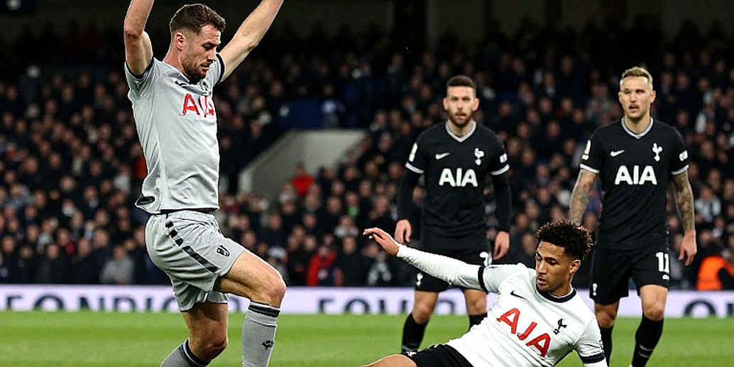 Loyalty Written on the Chain: Football's Transfer Market and Blockchain's Quiet Door Loyalty Written on the Chain: Football's Transfer Market and Blockchain's Quiet Door