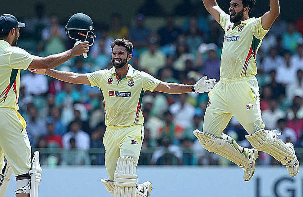 অস্ট্রেলিয়া সফরের আগে ইংল্যান্ডের সতর্কতা: একটি পঞ্চাশ ওভারের ওয়ার্ম-আপ, অ্যাশেজের ছায়া, আর টি-টোয়েন্টির অনাথ প্রশ্ন